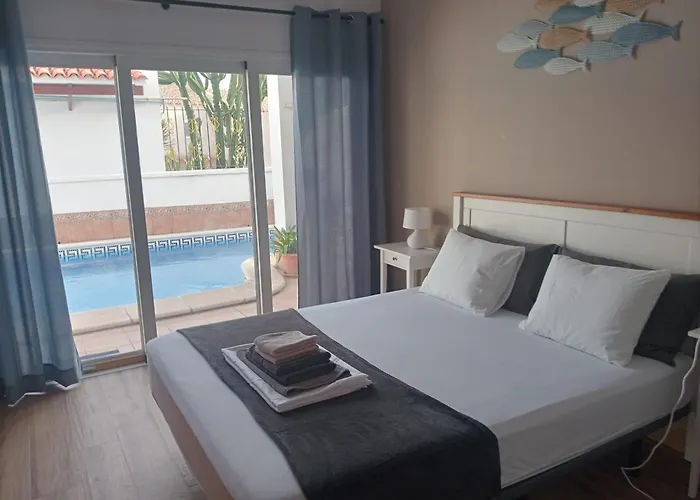 Beautiful Holiday Villa With Heated Private Pool, Los Cristianos